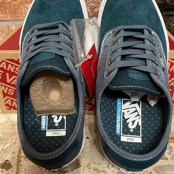 Vans Chima Ferguson Pro Mirage Blue white Sneakers